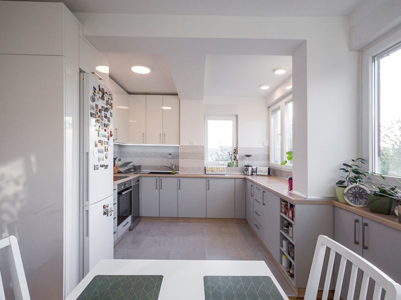 From the overcrowded balcony to the bright kitchen
