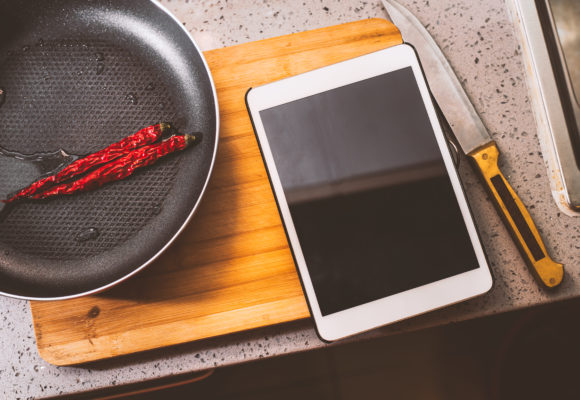 How to manage a smart kitchen