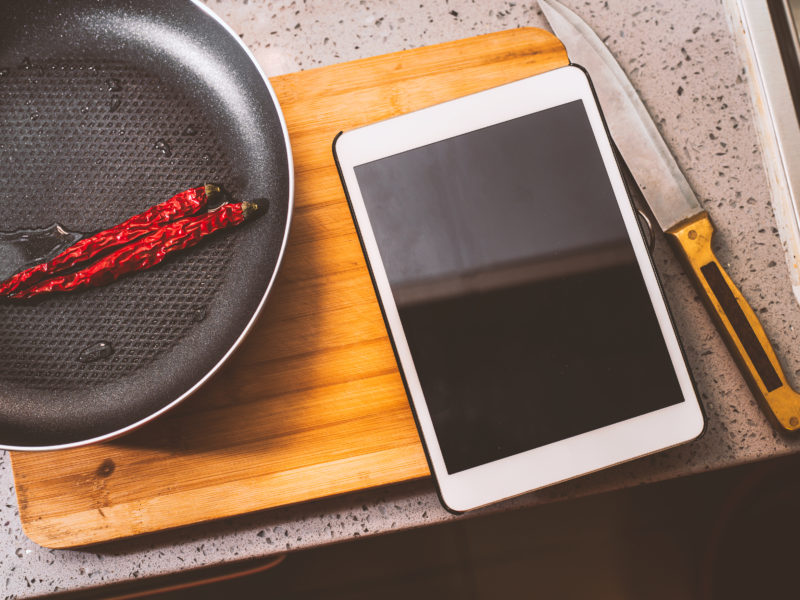 How to manage a smart kitchen How to manage a smart kitchen